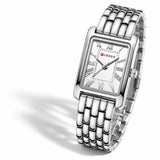 Montre femme argentée Minoran 9115 en vue trois quarts sur fond blanc