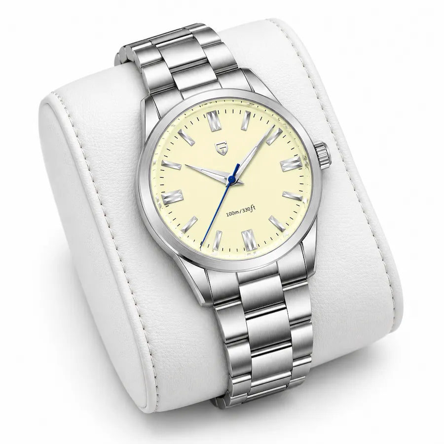 Montre Minoran PD-1731 argentée à cadran jaune posée sur un coussin blanc