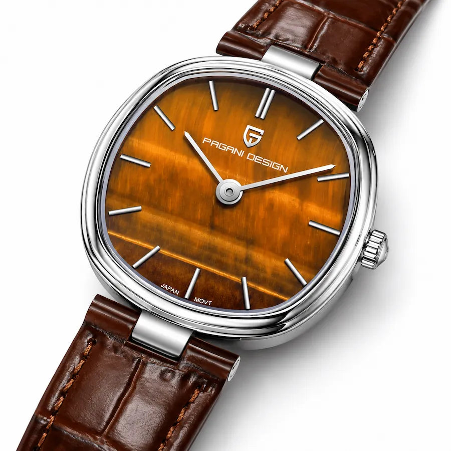 Gros plan sur le cadran de la montre Minoran PD-1825 marron en cuir