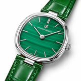 Gros plan sur le cadran de la montre Minoran PD-1825 verte en cuir
