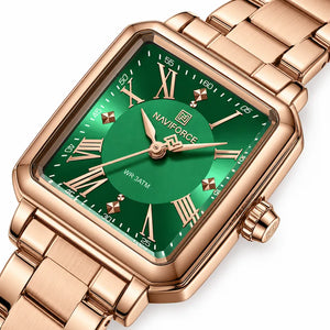Vue rapprochée de la montre femme couleur or rose Minoran NF5065 et de son cadran vert rectangulaire